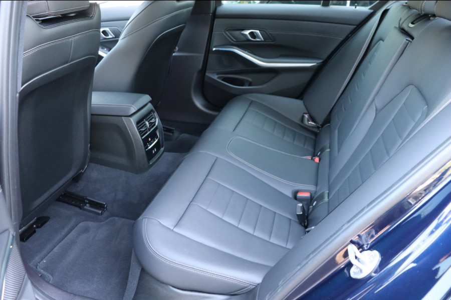 BMW 3-serie 330e xDrive Tansanitblau HUD ambiance verl M-Sport Pro leer+vw stuurverw el.klep camera's