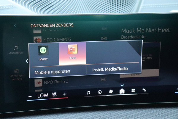 BMW 3-serie 330e xDrive Tansanitblau HUD ambiance verl M-Sport Pro leer+vw stuurverw el.klep camera's