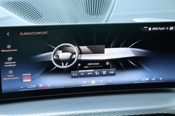 BMW 3-serie 330e xDrive Tansanitblau HUD ambiance verl M-Sport Pro leer+vw stuurverw el.klep camera's