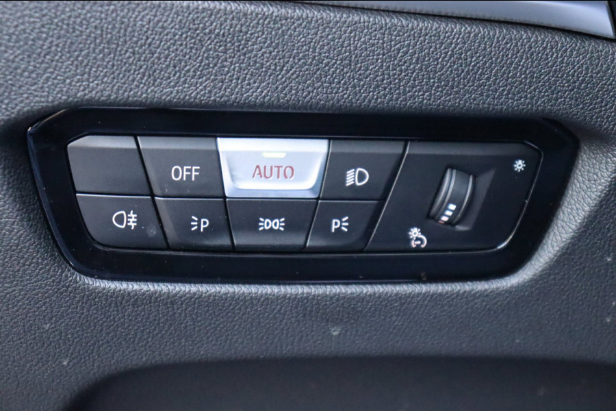 BMW 3-serie 330e xDrive Tansanitblau HUD ambiance verl M-Sport Pro leer+vw stuurverw el.klep camera's