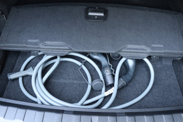 BMW 3-serie 330e xDrive Tansanitblau HUD ambiance verl M-Sport Pro leer+vw stuurverw el.klep camera's