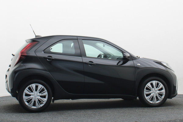 Toyota Aygo X 1.0 VVT-i MT Play Camera, Airco, Cruise, Apple Carplay, Rijstrooksensor, Elektrisch Pakket