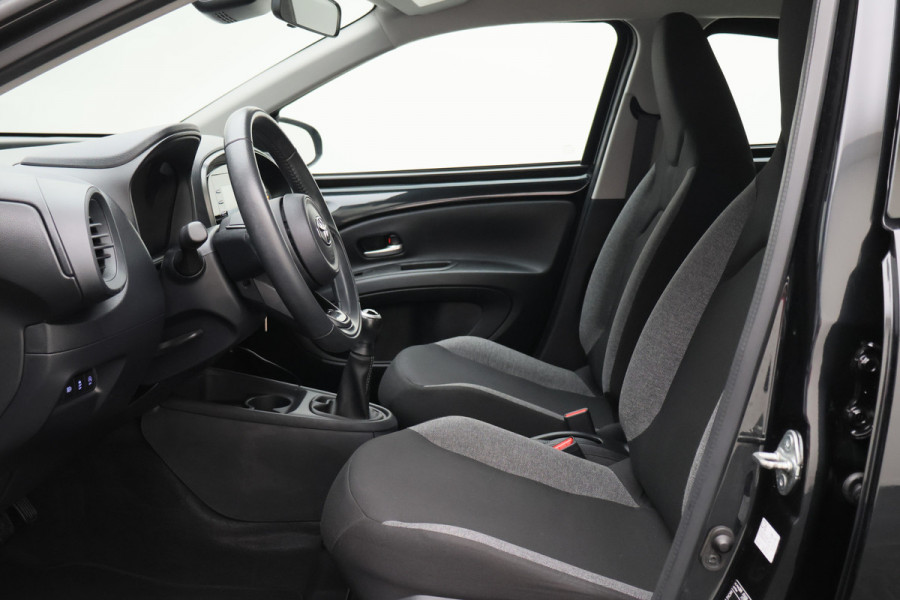 Toyota Aygo X 1.0 VVT-i MT Play Camera, Airco, Cruise, Apple Carplay, Rijstrooksensor, Elektrisch Pakket