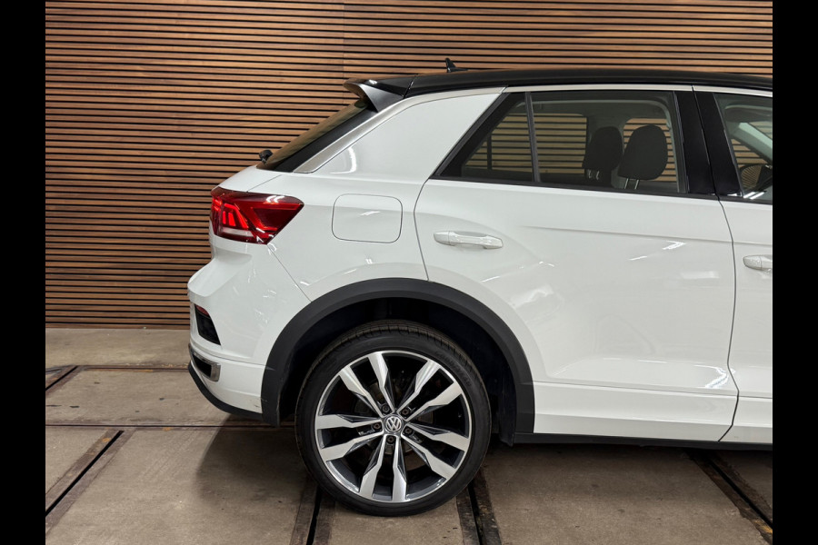 Volkswagen T-Roc 1.5 TSI Sport Business R-Line | LED | BEATS | Ambient | Virtual | 19inch Suzuka | Winterpakket | ACC |Licht+Zicht