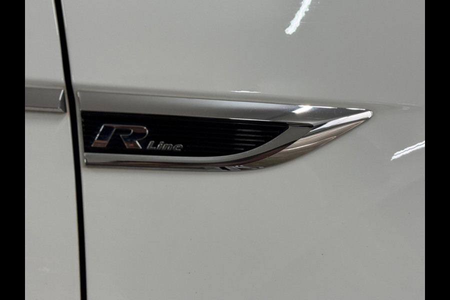 Volkswagen T-Roc 1.5 TSI Sport Business R-Line | LED | BEATS | Ambient | Virtual | 19inch Suzuka | Winterpakket | ACC |Licht+Zicht