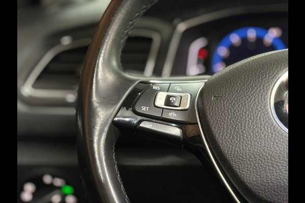 Volkswagen T-Roc 1.5 TSI Sport | Panorama | ACC | Virtual Cockpit | Camera | LED | Lane Assist | 2020