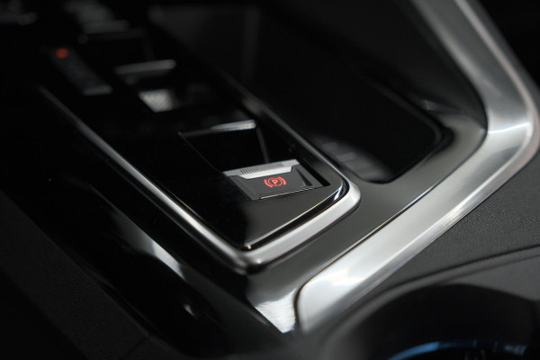 Peugeot 3008 PureTech 130 EAT8 GT | Camera | Dodehoekdetectie | Adaptieve Cruise Control