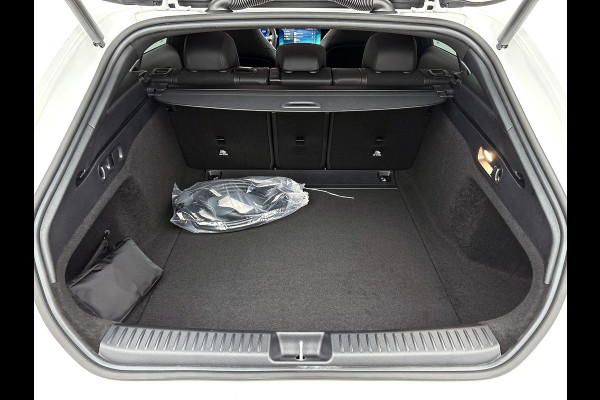 Mercedes-Benz CLA-Klasse Shooting Brake 250+ Business Solution AMG 85 kWh | Nightpakket | Trekhaak | Vast panoramadak |Sportstoelen | Massagefunctie | Warmtewerend, donkergetint glas | 18 inch vijfspaaks lichtmetalen AMG-velgen |
