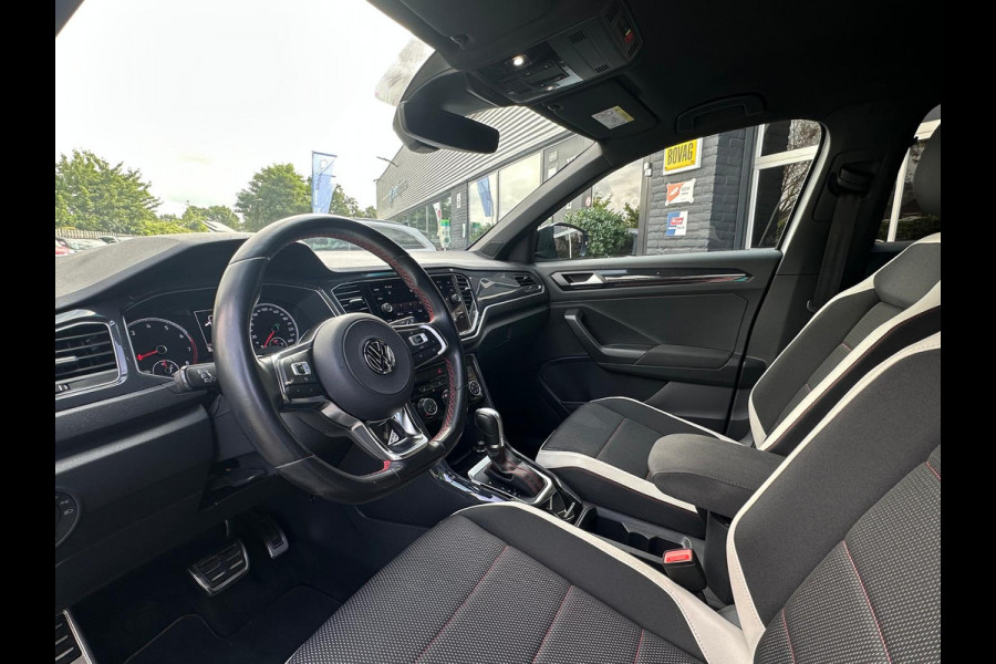 Volkswagen T-Roc 1.5 Sport R-Line, Two-Tone, Automaat, Bluetooth, CarPlay, Camera, Cruise, Trekhaak, PDC