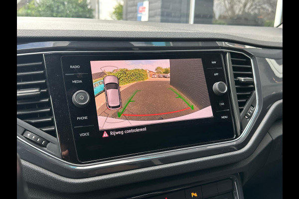 Volkswagen T-Roc 1.5 Sport R-Line, Two-Tone, Automaat, Bluetooth, CarPlay, Camera, Cruise, Trekhaak, PDC