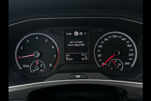 Volkswagen T-Roc 1.5 Sport R-Line, Two-Tone, Automaat, Bluetooth, CarPlay, Camera, Cruise, Trekhaak, PDC