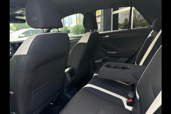 Volkswagen T-Roc 1.5 Sport R-Line, Two-Tone, Automaat, Bluetooth, CarPlay, Camera, Cruise, Trekhaak, PDC