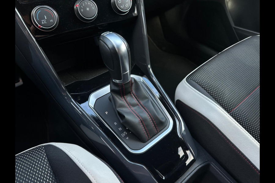 Volkswagen T-Roc 1.5 Sport R-Line, Two-Tone, Automaat, Bluetooth, CarPlay, Camera, Cruise, Trekhaak, PDC