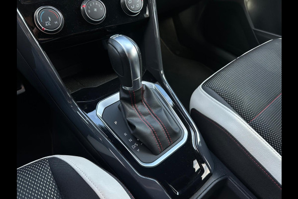 Volkswagen T-Roc 1.5 Sport R-Line, Two-Tone, Automaat, Bluetooth, CarPlay, Camera, Cruise, Trekhaak, PDC