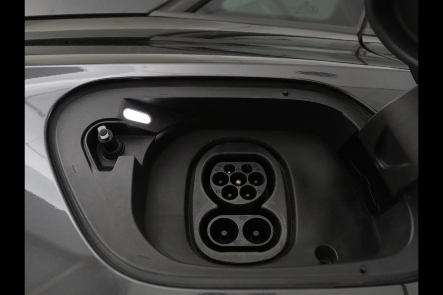 Volkswagen ID.4 Life 77 kWh | SOH 90.9% | Stoel & Stuurverwarming | Parkeerhulp | Adaptive cruise | navigatie | DAB+ | Carplay | Bluetooth | Climate control | Sfeerverlichting