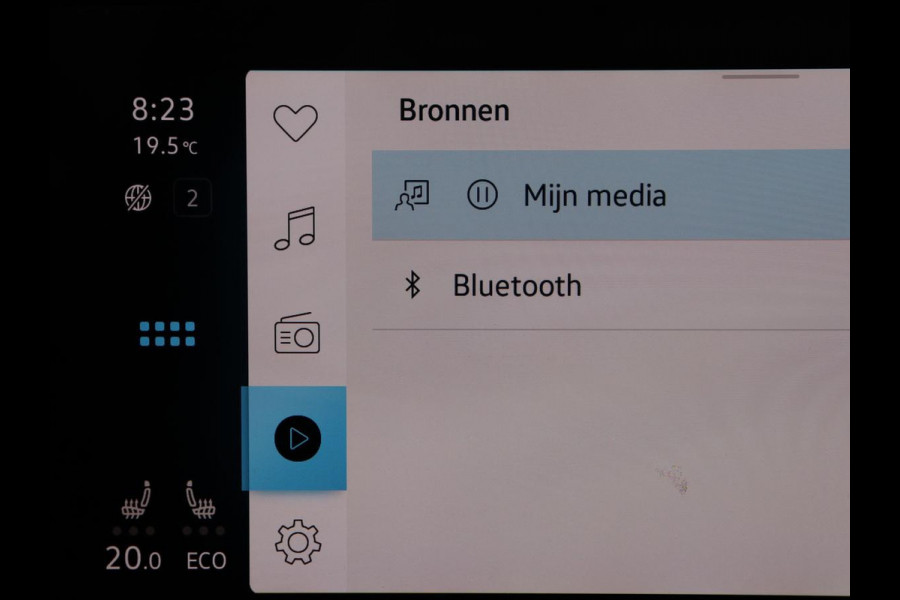 Volkswagen ID.4 Life 77 kWh | SOH 90.9% | Stoel & Stuurverwarming | Parkeerhulp | Adaptive cruise | navigatie | DAB+ | Carplay | Bluetooth | Climate control | Sfeerverlichting