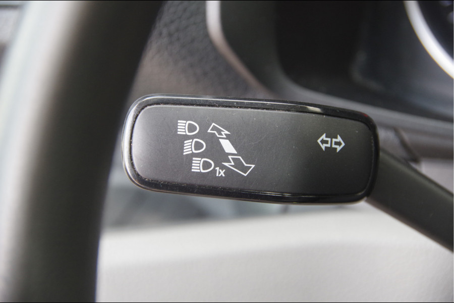 MAN TGE 3.180 50 2.0 L4 OPEN LAADBAK, N1, AUT. DUBBELLUCHT, 3.5T TREKHAAK, LED, CRUISE, MF STUURWIEL, PICK UP, PICK-UP, NL AUTO, NAP