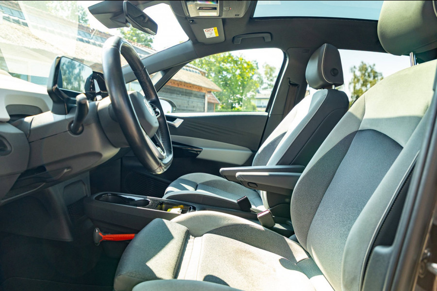Volkswagen ID.3 First Plus 58 kWh Soh 89% I Panoramadak I Trekhaak I Cruise I Camera I Ergo Active I Zeer netjes