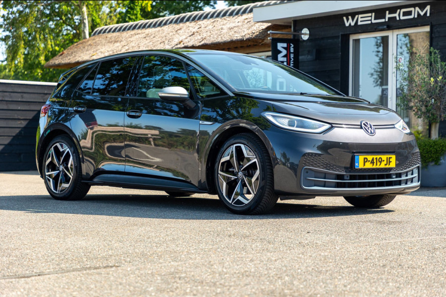 Volkswagen ID.3 First Plus 58 kWh Soh 89% I Panoramadak I Trekhaak I Cruise I Camera I Ergo Active I Zeer netjes
