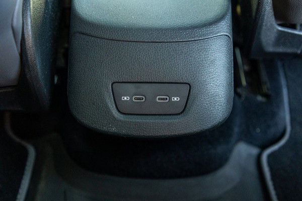 Volkswagen ID.3 First Plus 58 kWh Soh 89% I Panoramadak I Trekhaak I Cruise I Camera I Ergo Active I Zeer netjes