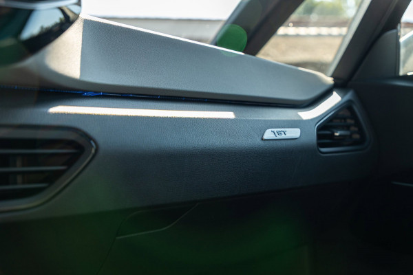 Volkswagen ID.3 First Plus 58 kWh Soh 89% I Panoramadak I Trekhaak I Cruise I Camera I Ergo Active I Zeer netjes