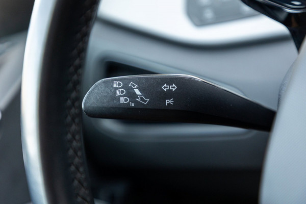 Volkswagen ID.3 First Plus 58 kWh Soh 89% I Panoramadak I Trekhaak I Cruise I Camera I Ergo Active I Zeer netjes
