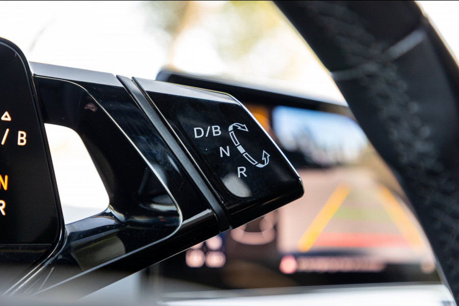 Volkswagen ID.3 First Plus 58 kWh Soh 89% I Panoramadak I Trekhaak I Cruise I Camera I Ergo Active I Zeer netjes