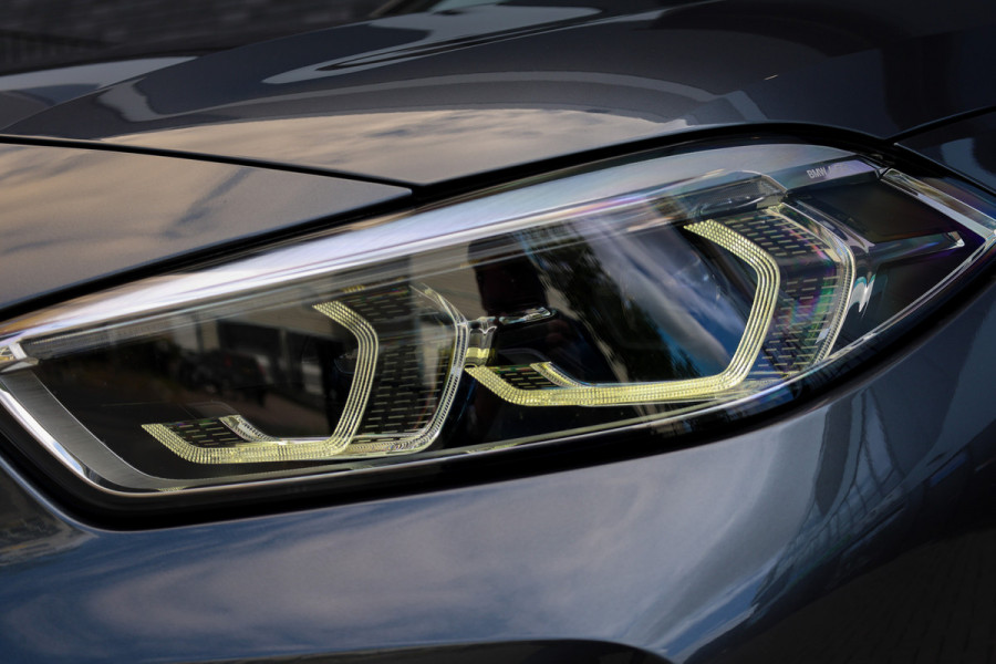 BMW 1-serie 118i Executive Edition | NAP! | PANO | M-SPORT | CAMERA | CARPLAY | LED |