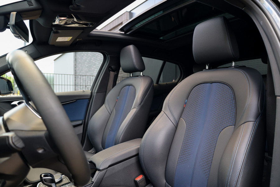 BMW 1-serie 118i Executive Edition | NAP! | PANO | M-SPORT | CAMERA | CARPLAY | LED |