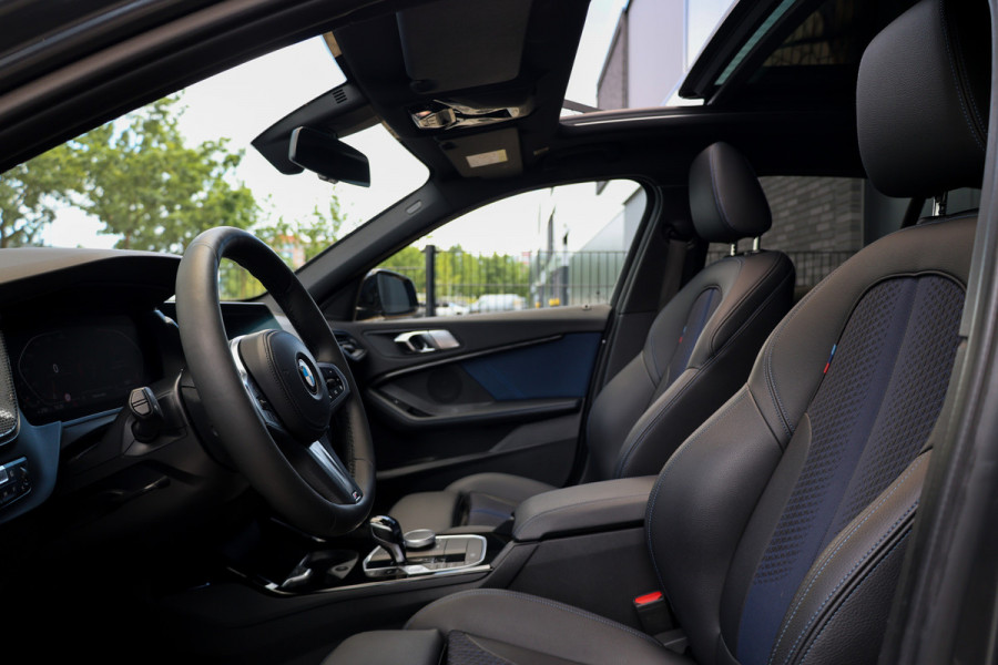 BMW 1-serie 118i Executive Edition | NAP! | PANO | M-SPORT | CAMERA | CARPLAY | LED |