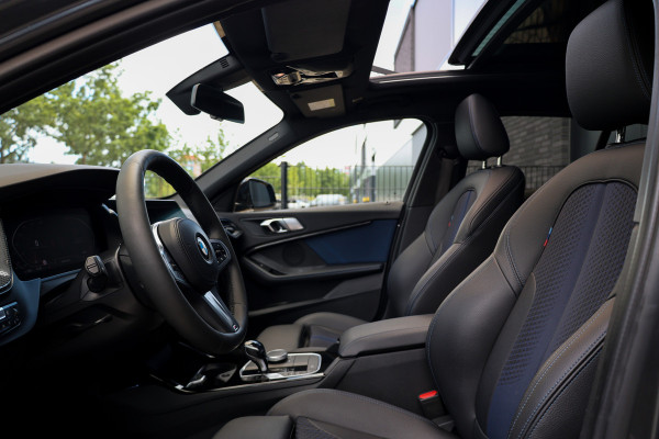BMW 1-serie 118i Executive Edition | NAP! | PANO | M-SPORT | CAMERA | CARPLAY | LED |