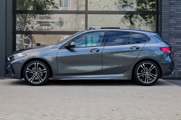 BMW 1-serie 118i Executive Edition | NAP! | PANO | M-SPORT | CAMERA | CARPLAY | LED |