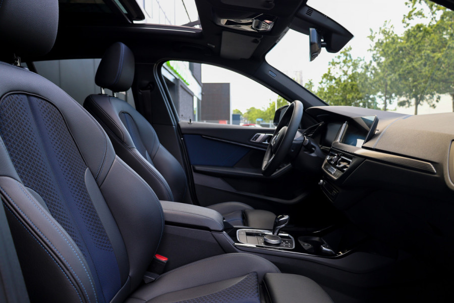 BMW 1-serie 118i Executive Edition | NAP! | PANO | M-SPORT | CAMERA | CARPLAY | LED |