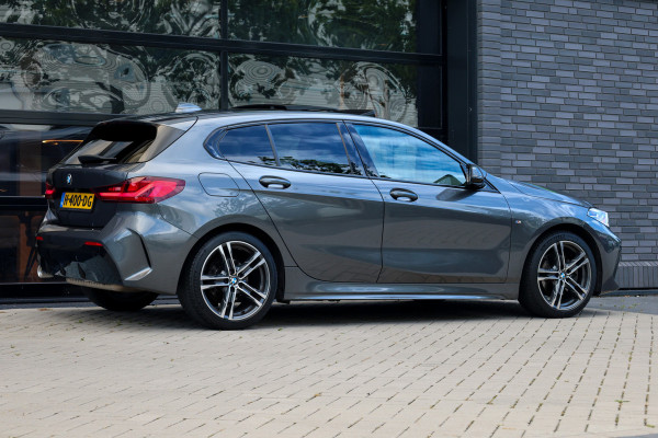 BMW 1-serie 118i Executive Edition | NAP! | PANO | M-SPORT | CAMERA | CARPLAY | LED |