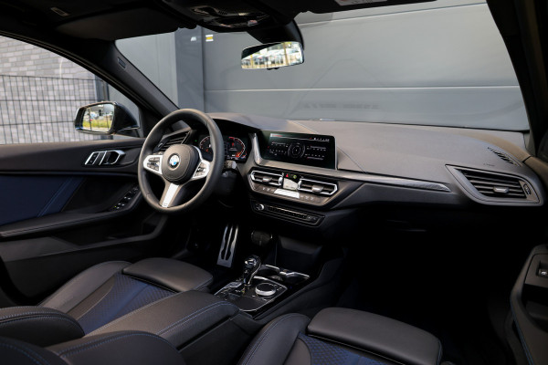 BMW 1-serie 118i Executive Edition | NAP! | PANO | M-SPORT | CAMERA | CARPLAY | LED |
