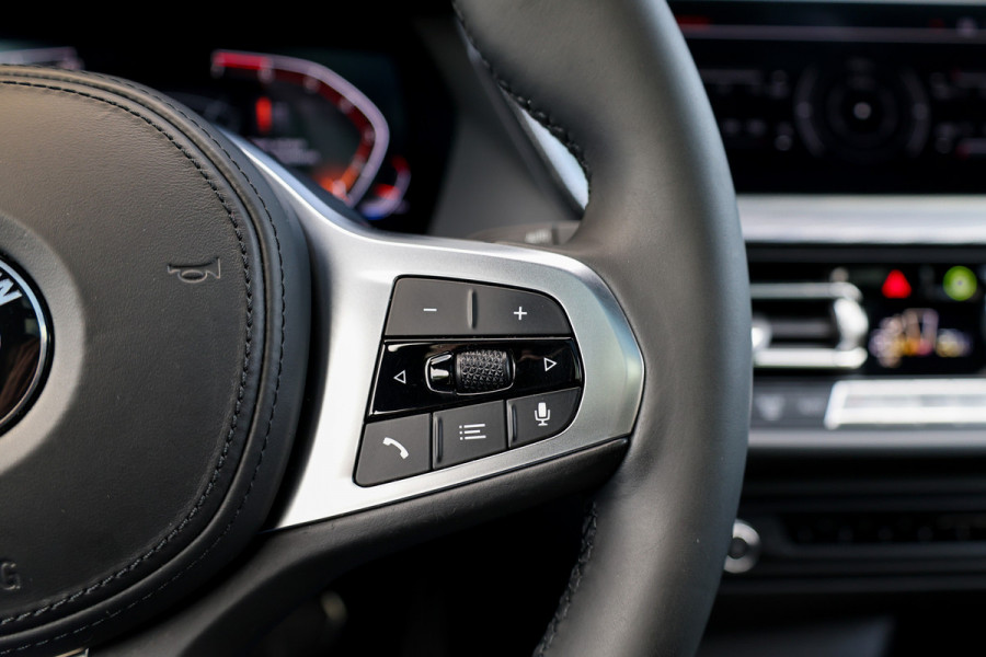 BMW 1-serie 118i Executive Edition | NAP! | PANO | M-SPORT | CAMERA | CARPLAY | LED |