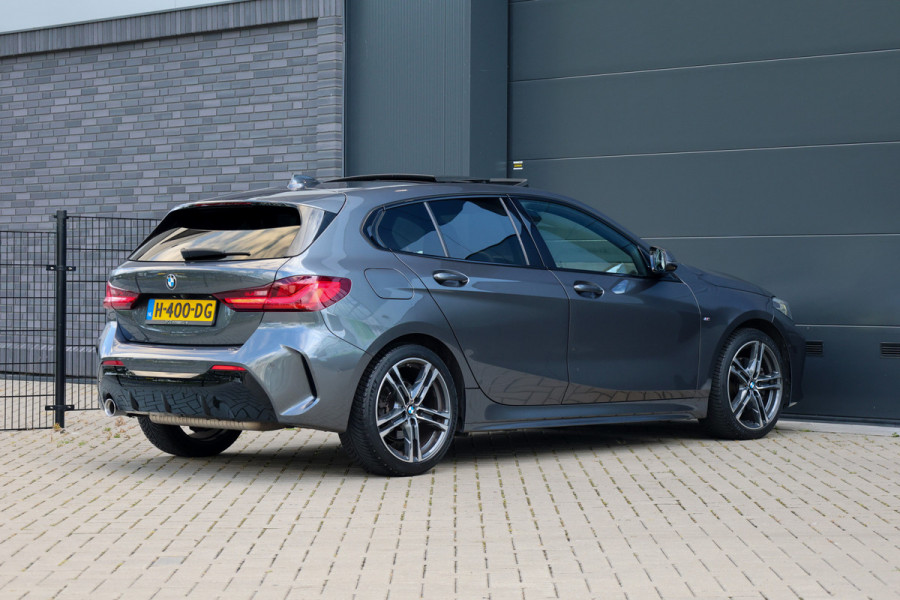 BMW 1-serie 118i Executive Edition | NAP! | PANO | M-SPORT | CAMERA | CARPLAY | LED |