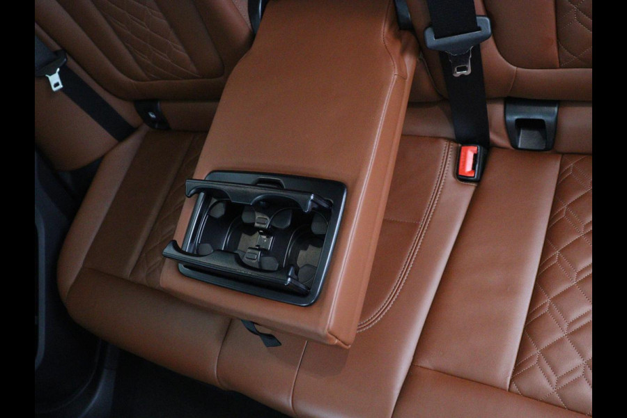 BMW X3 xDrive30e M Sport | SOH 87,9% | Panoramadak | Trekhaak | Stoelverwarming voor & achter | Head-up | 360 Camera | Navigatie | DAB+ | Bluethooth | Carplay | Sfeerverlichting | Climate control | Cruise control
