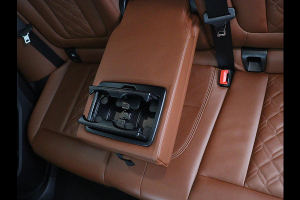 BMW X3 xDrive30e M Sport | SOH 87,9% | Panoramadak | Trekhaak | Stoelverwarming voor & achter | Head-up | 360 Camera | Navigatie | DAB+ | Bluethooth | Carplay | Sfeerverlichting | Climate control | Cruise control