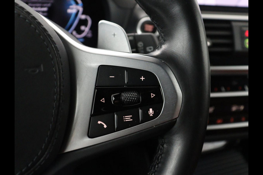 BMW X3 xDrive30e M Sport | SOH 87,9% | Panoramadak | Trekhaak | Stoelverwarming voor & achter | Head-up | 360 Camera | Navigatie | DAB+ | Bluethooth | Carplay | Sfeerverlichting | Climate control | Cruise control