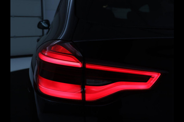 BMW X3 xDrive30e M Sport | SOH 87,9% | Panoramadak | Trekhaak | Stoelverwarming voor & achter | Head-up | 360 Camera | Navigatie | DAB+ | Bluethooth | Carplay | Sfeerverlichting | Climate control | Cruise control