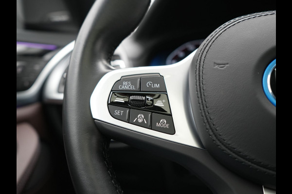 BMW iX3 M Sport High Executive 80 kWh 286pk Dealer O.H. SOH 95% | Trekhaak Af Fabriek | Panodak | Head Up | 360 Camera | Harman / Kardon | Lederen Sportstoelen Memory & Verwarmd | Keyless | Blis | Sfeerverlichting | 20"L.M | Adaptive LED |