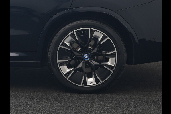 BMW iX3 M Sport High Executive 80 kWh 286pk Dealer O.H. SOH 95% | Trekhaak Af Fabriek | Panodak | Head Up | 360 Camera | Harman / Kardon | Lederen Sportstoelen Memory & Verwarmd | Keyless | Blis | Sfeerverlichting | 20"L.M | Adaptive LED |