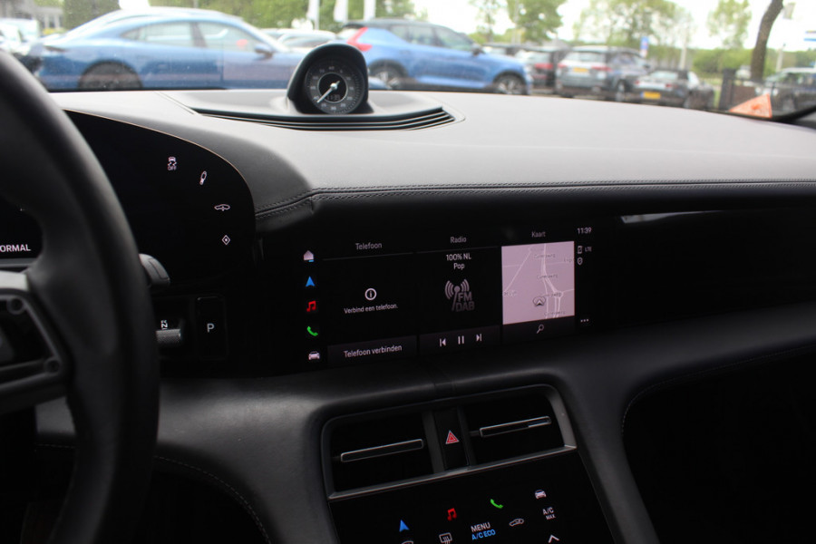 Porsche Taycan Sport Turismo 93 kWh / SoH 92,5% / Panoramadak / Camera / Passenger Display / Adaptieve Stoelen / Luchtvering / 21'' / Keyless / Sportchrono / CarPlay / Stoel+Stuurverwarming / Dodehoek / DAB / ACC / Warmtepomp