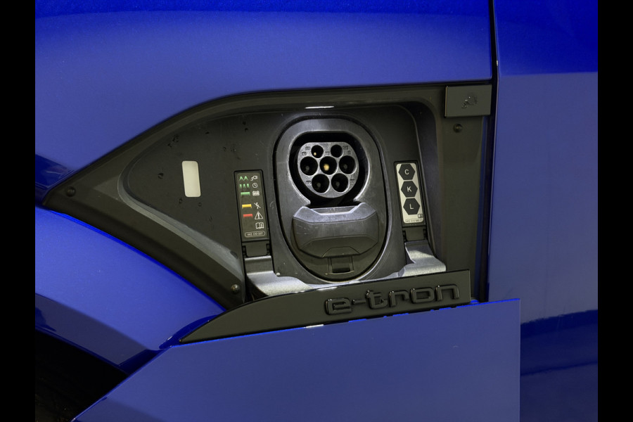 Audi SQ8 Sportback e-tron SQ8 115 kWh | Valcona Leder | Panoramadak | Trekhaak | 22'' | Matrix LED | Memory | B&O |