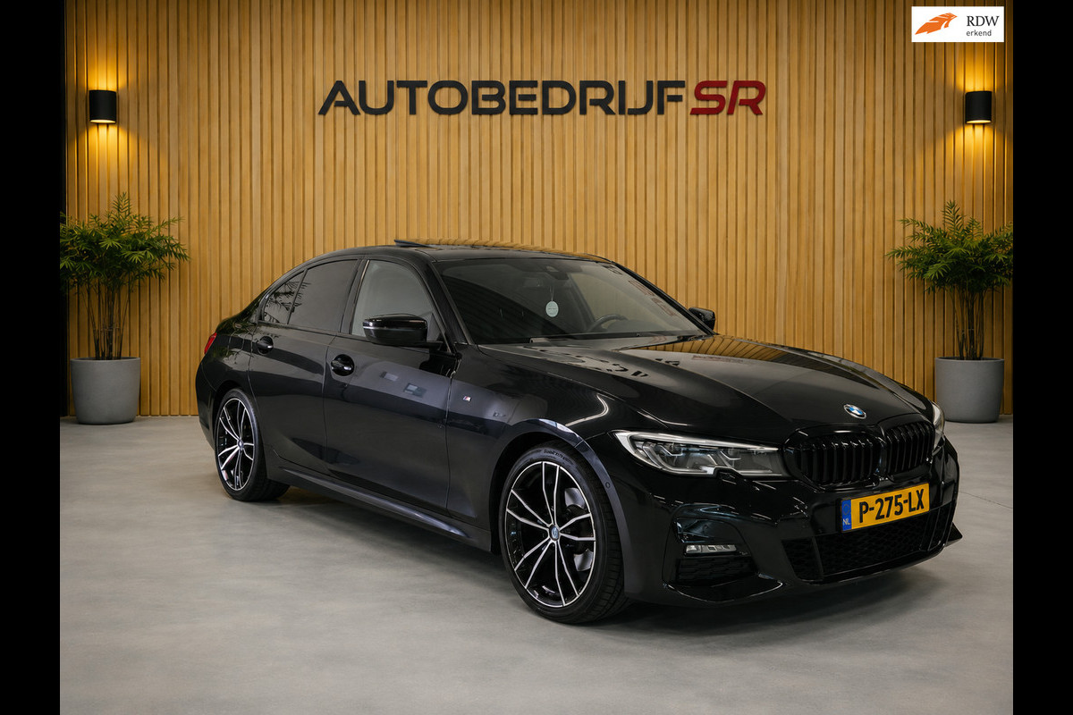BMW 3-serie 320i Executive Edition Panoramadak! M Pakket! Laser Koplampen! Sfeerverlichting!