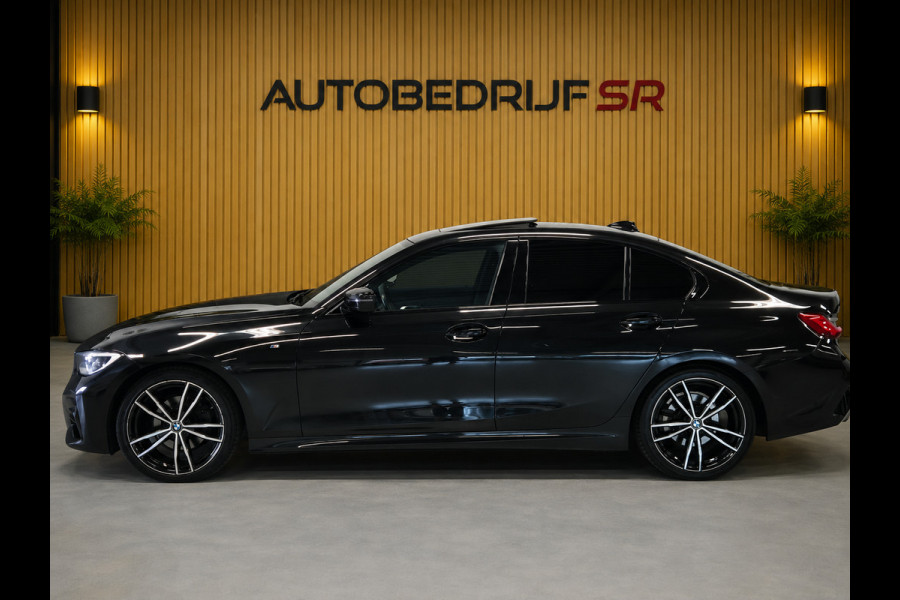 BMW 3-serie 320i Executive Edition Panoramadak! M Pakket! Laser Koplampen! Sfeerverlichting!