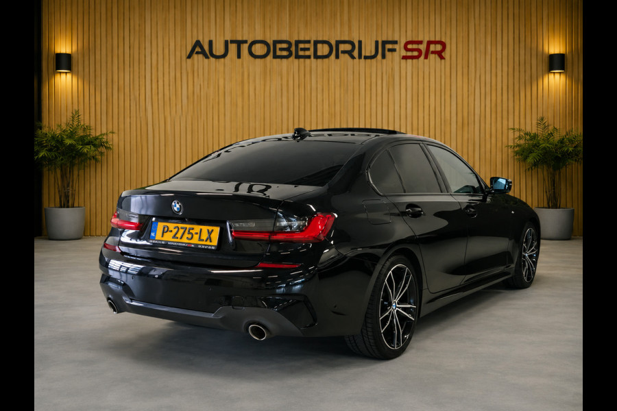 BMW 3-serie 320i Executive Edition Panoramadak! M Pakket! Laser Koplampen! Sfeerverlichting!