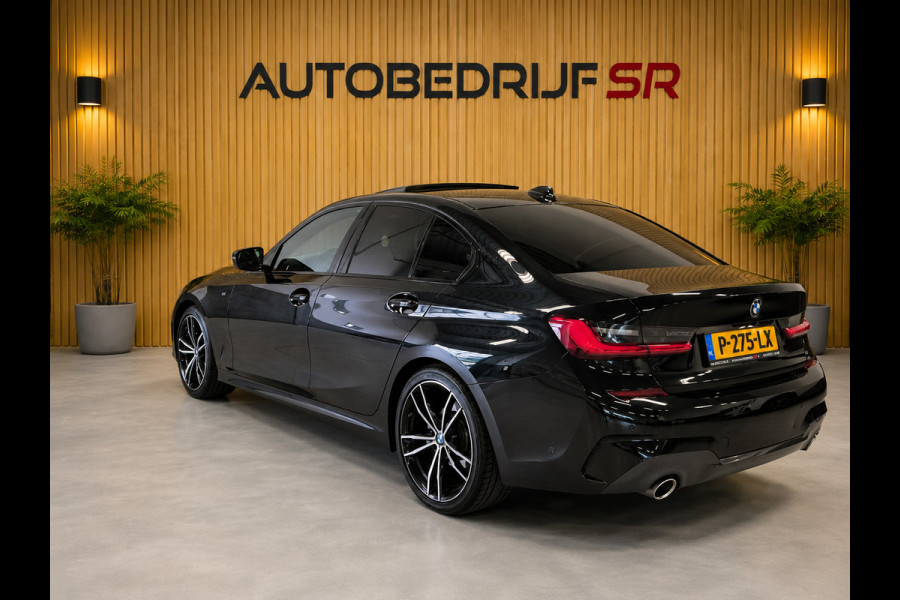 BMW 3-serie 320i Executive Edition Panoramadak! M Pakket! Laser Koplampen! Sfeerverlichting!