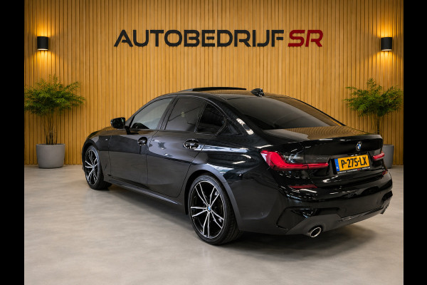 BMW 3-serie 320i Executive Edition Panoramadak! M Pakket! Laser Koplampen! Sfeerverlichting!